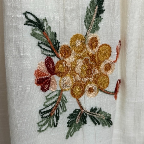 Anthropologie Fig and Flower Floral Embroidered
Top boho size M babydoll - Picture 9 of 10